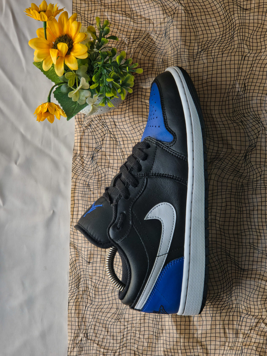 NIKE
