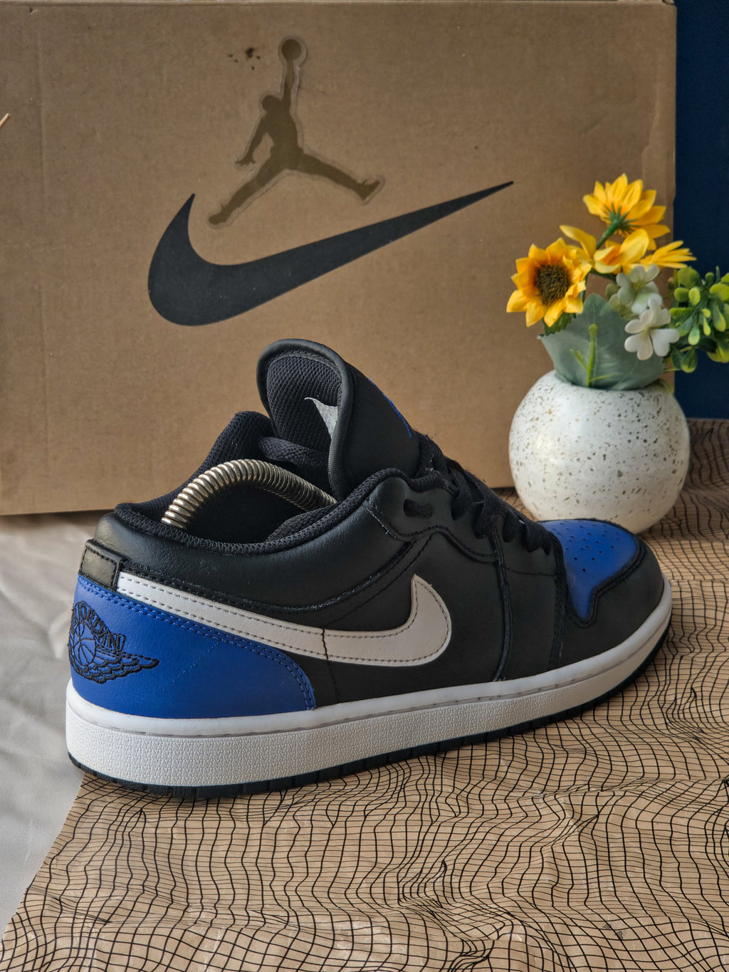 NIKE