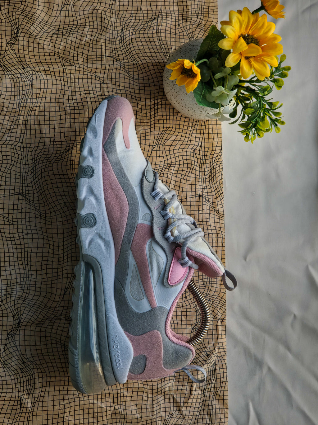 NIKE
