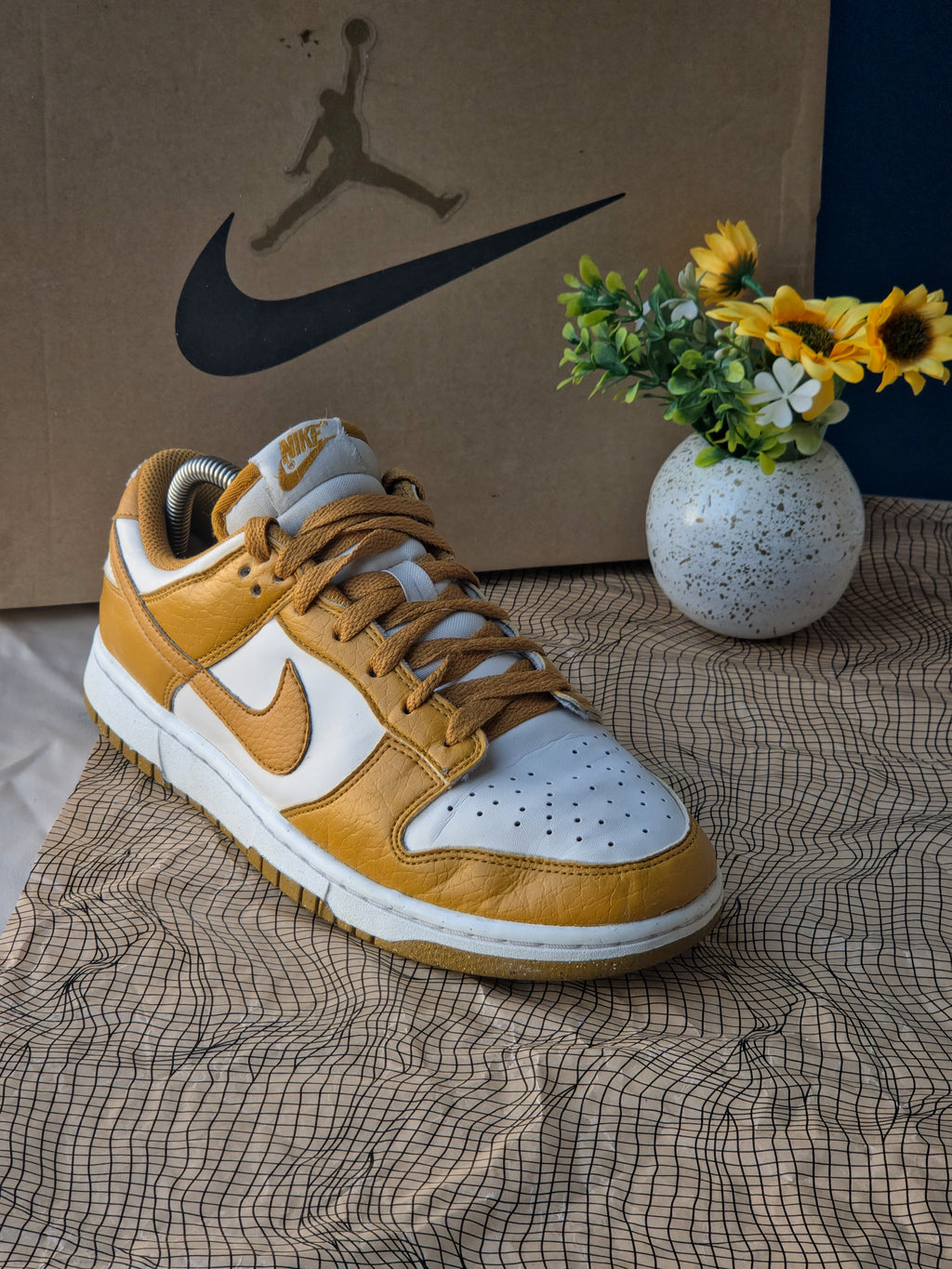 NIKE