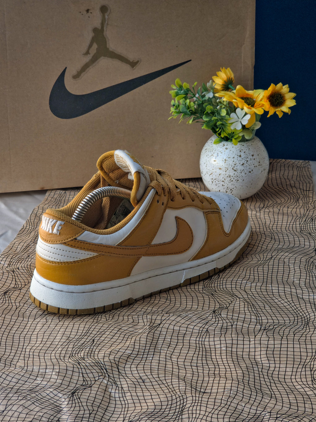NIKE