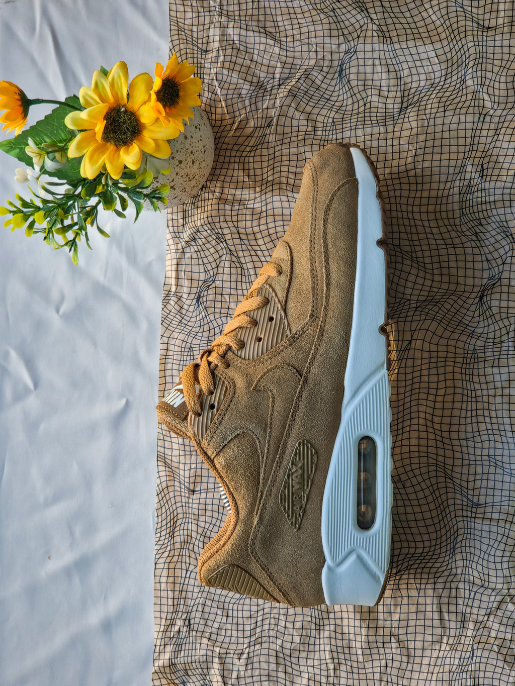 NIKE