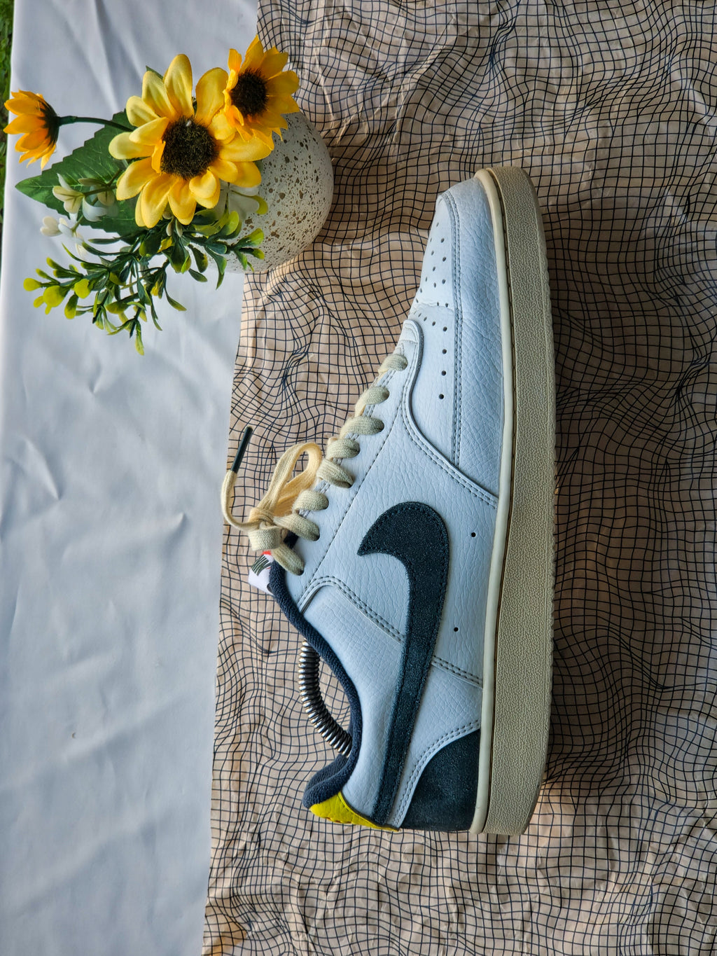 NIKE