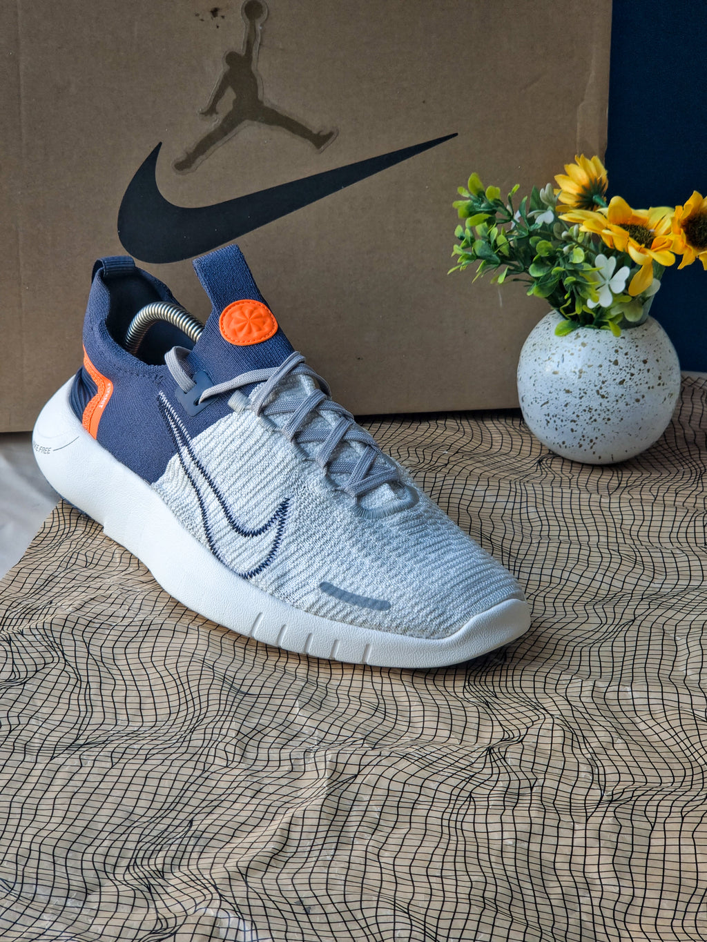 NIKE