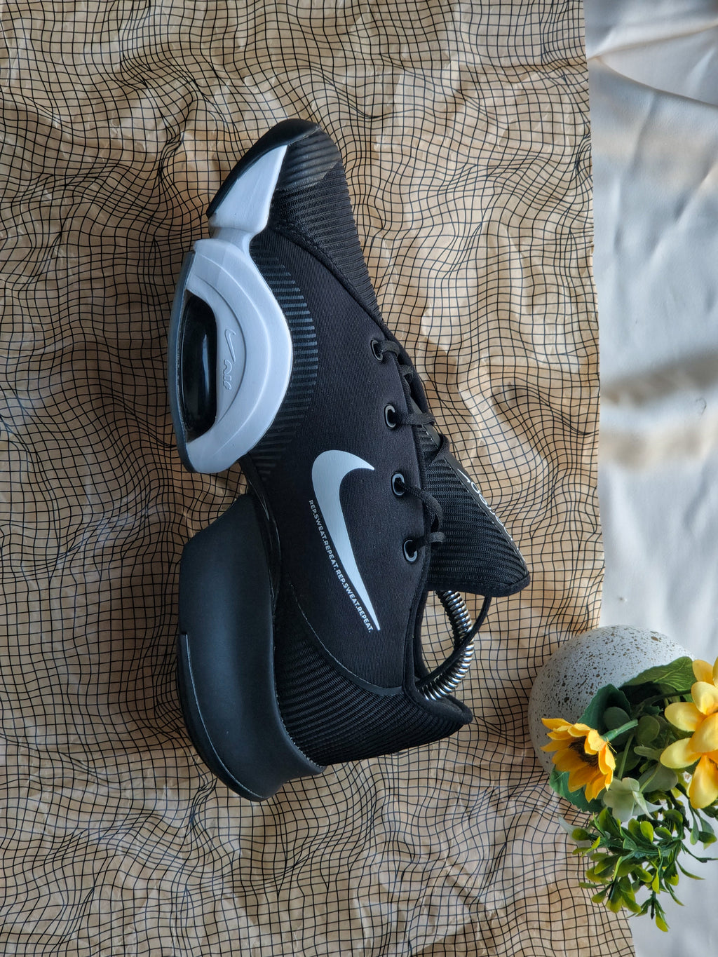 NIKE