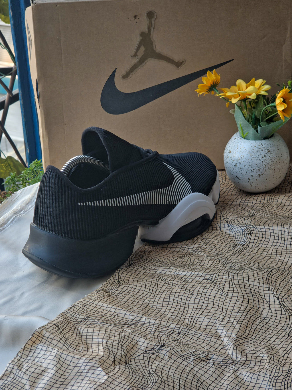 NIKE