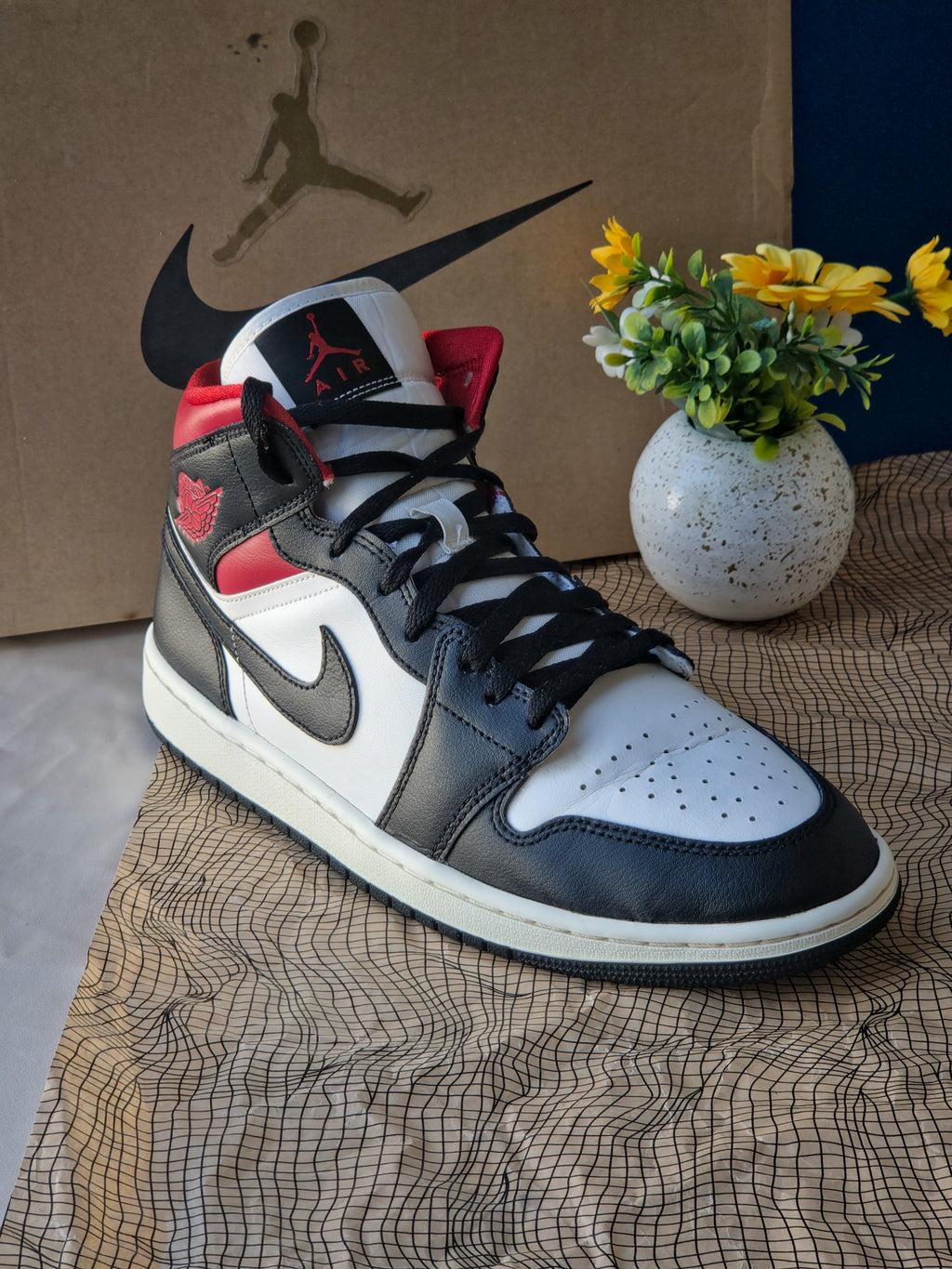 NIKE
