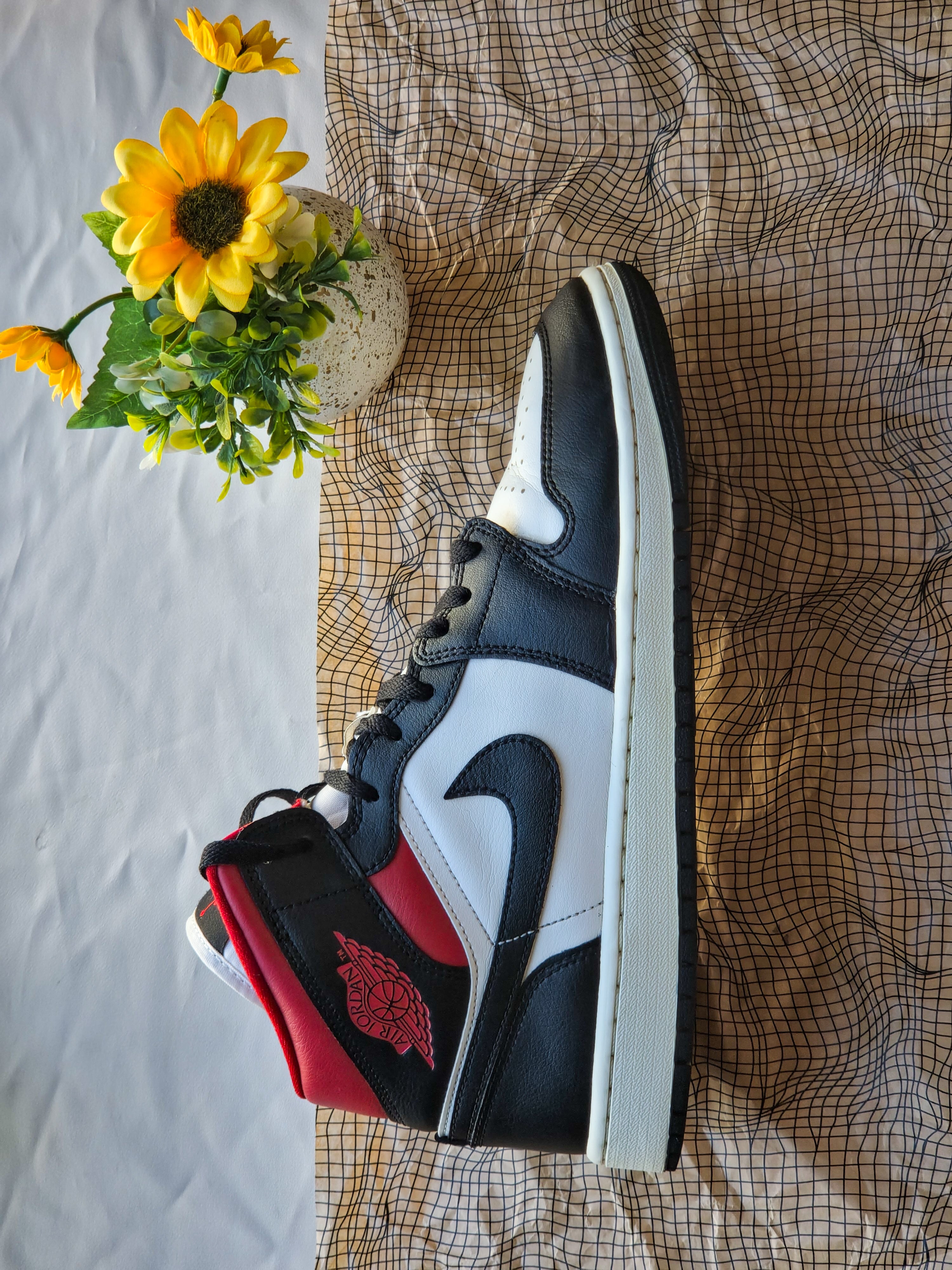 NIKE