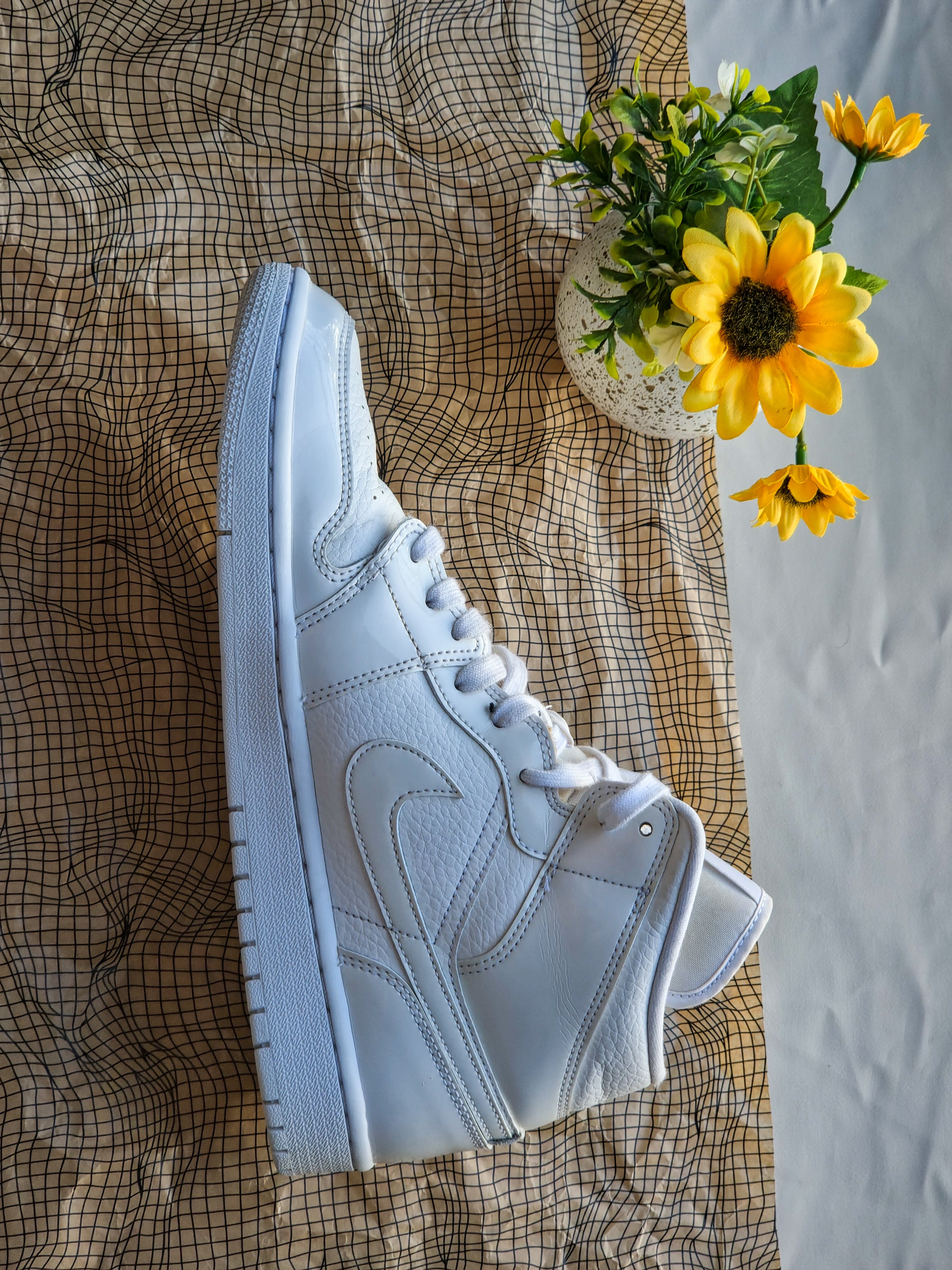 NIKE