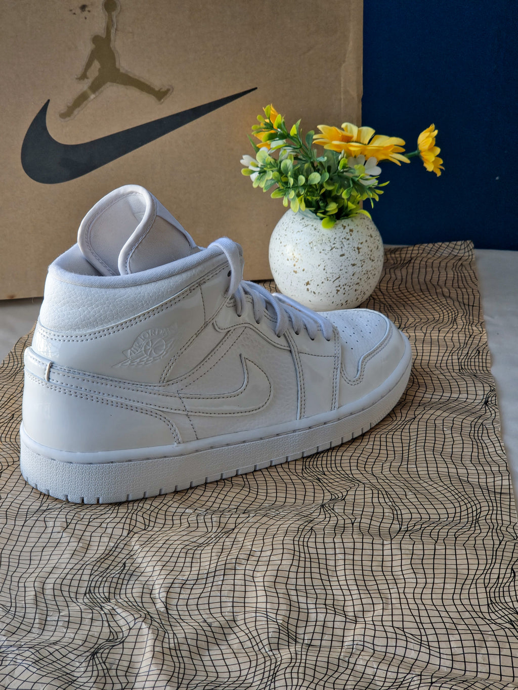NIKE