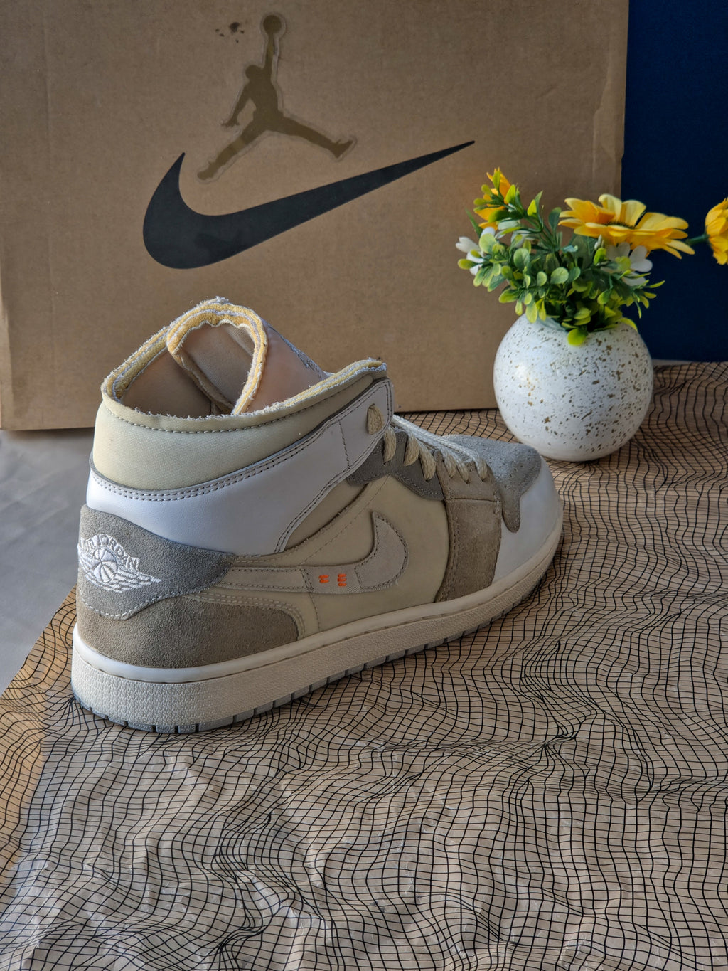 NIKE