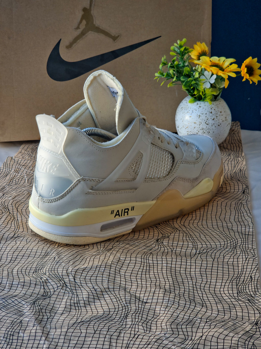 NIKE
