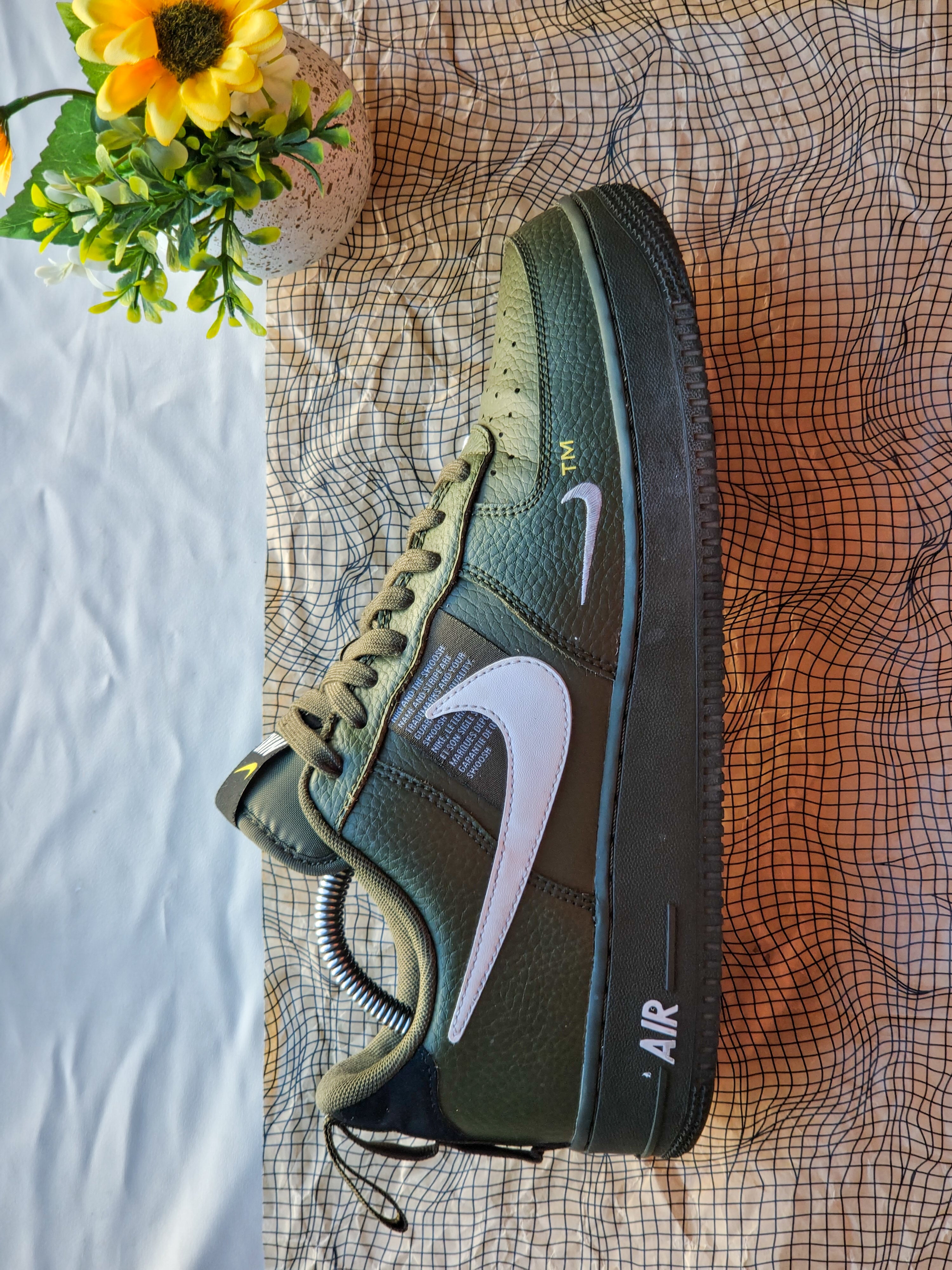 NIKE
