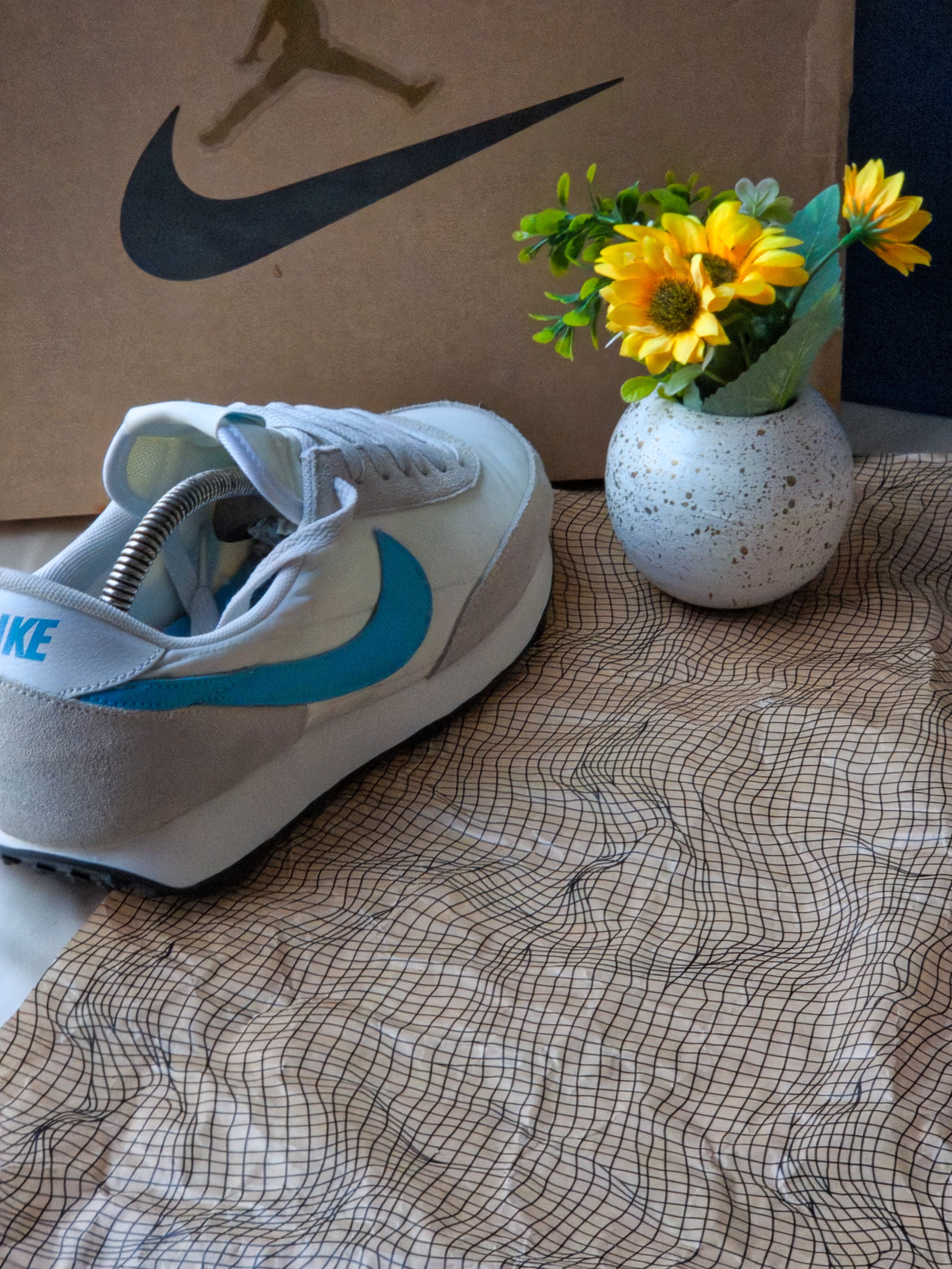 NIKE
