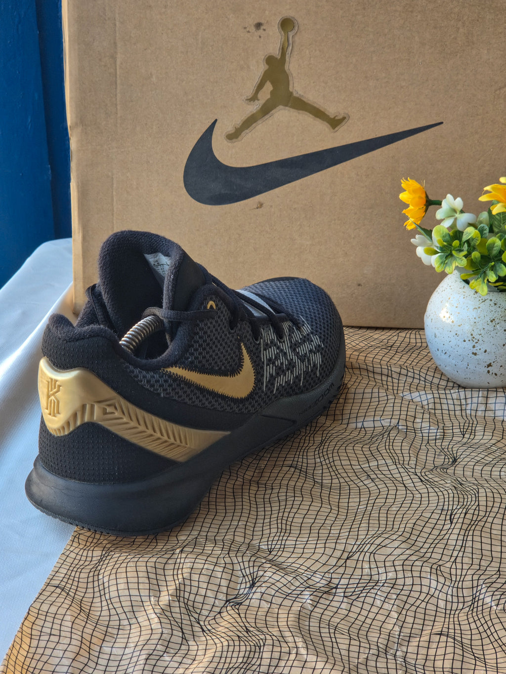 NIKE