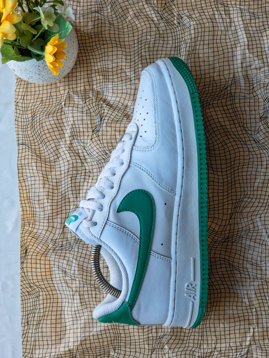 NIKE