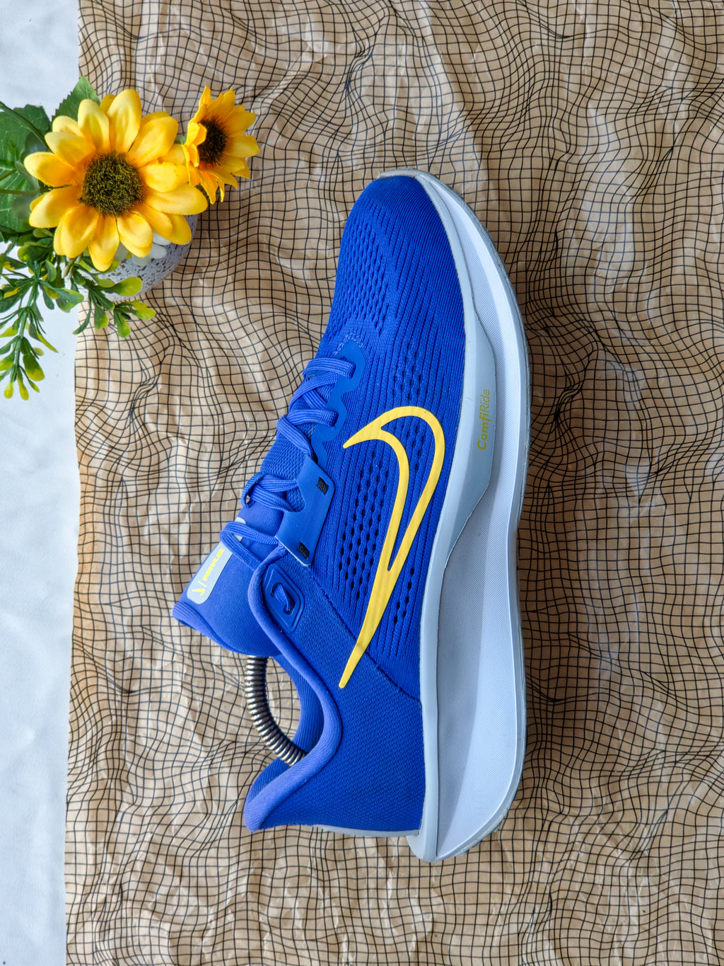 NIKE