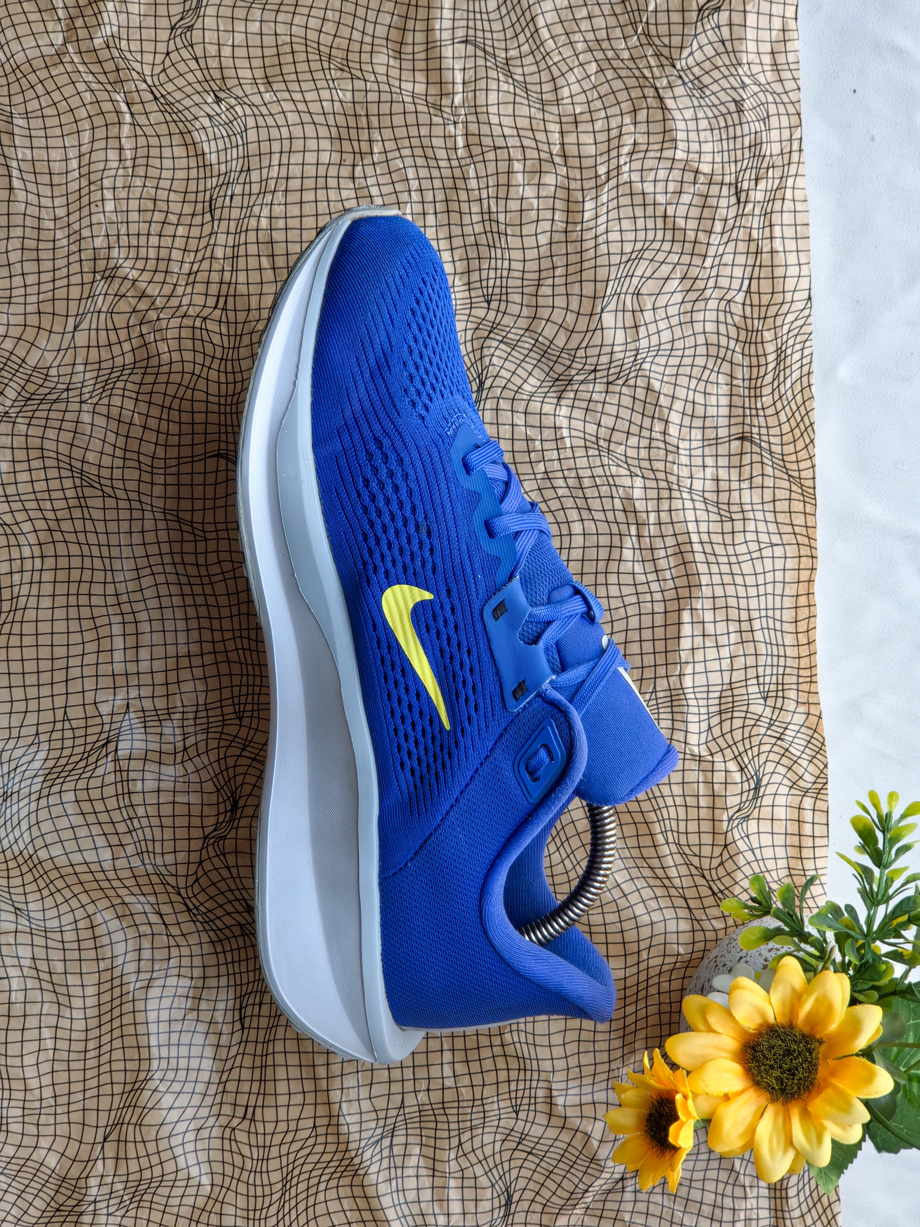 NIKE