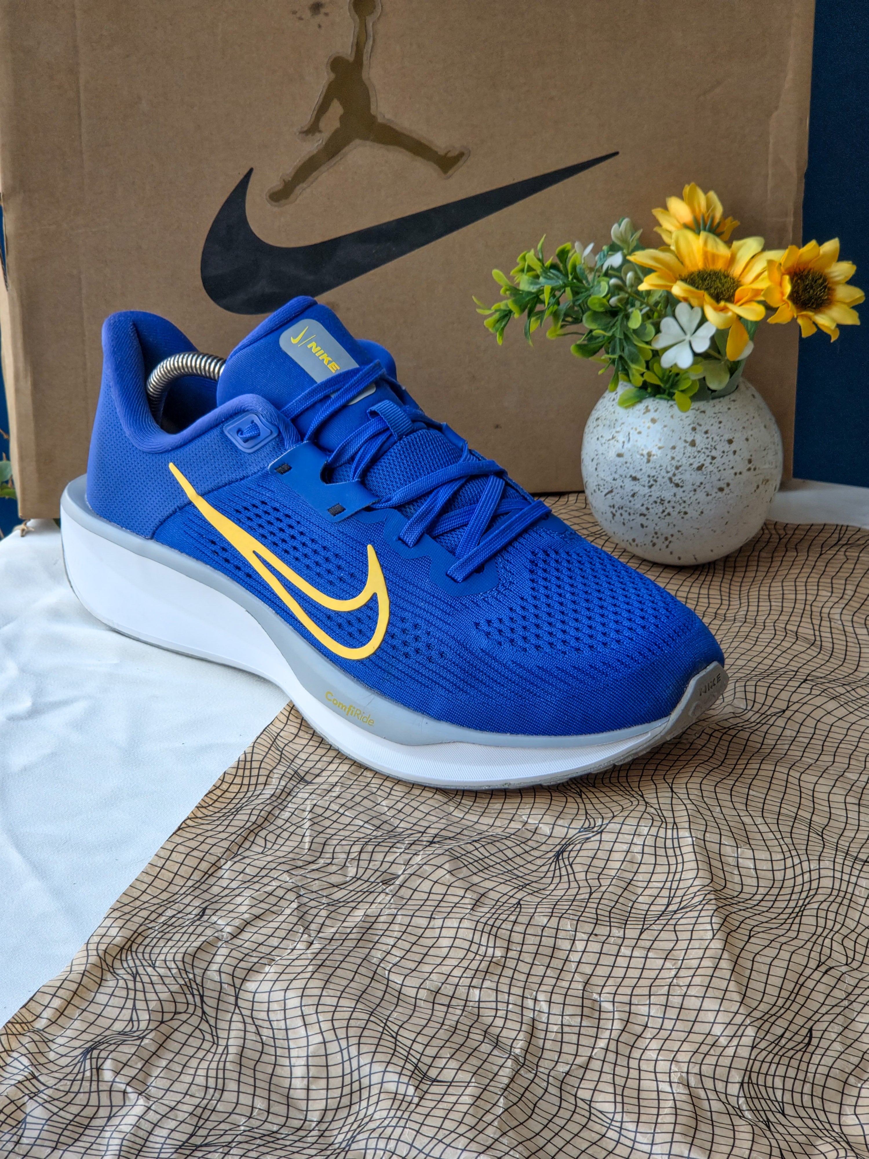 NIKE