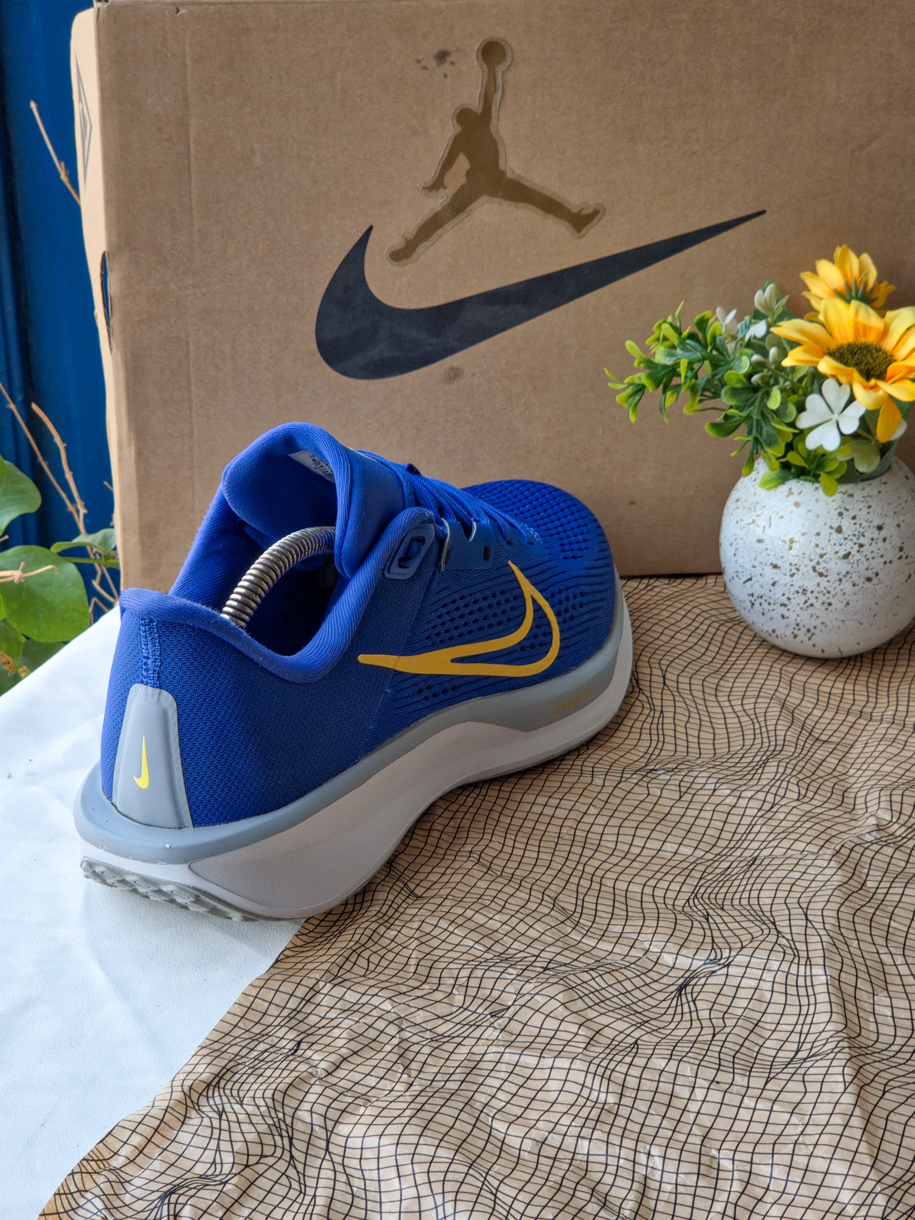 NIKE