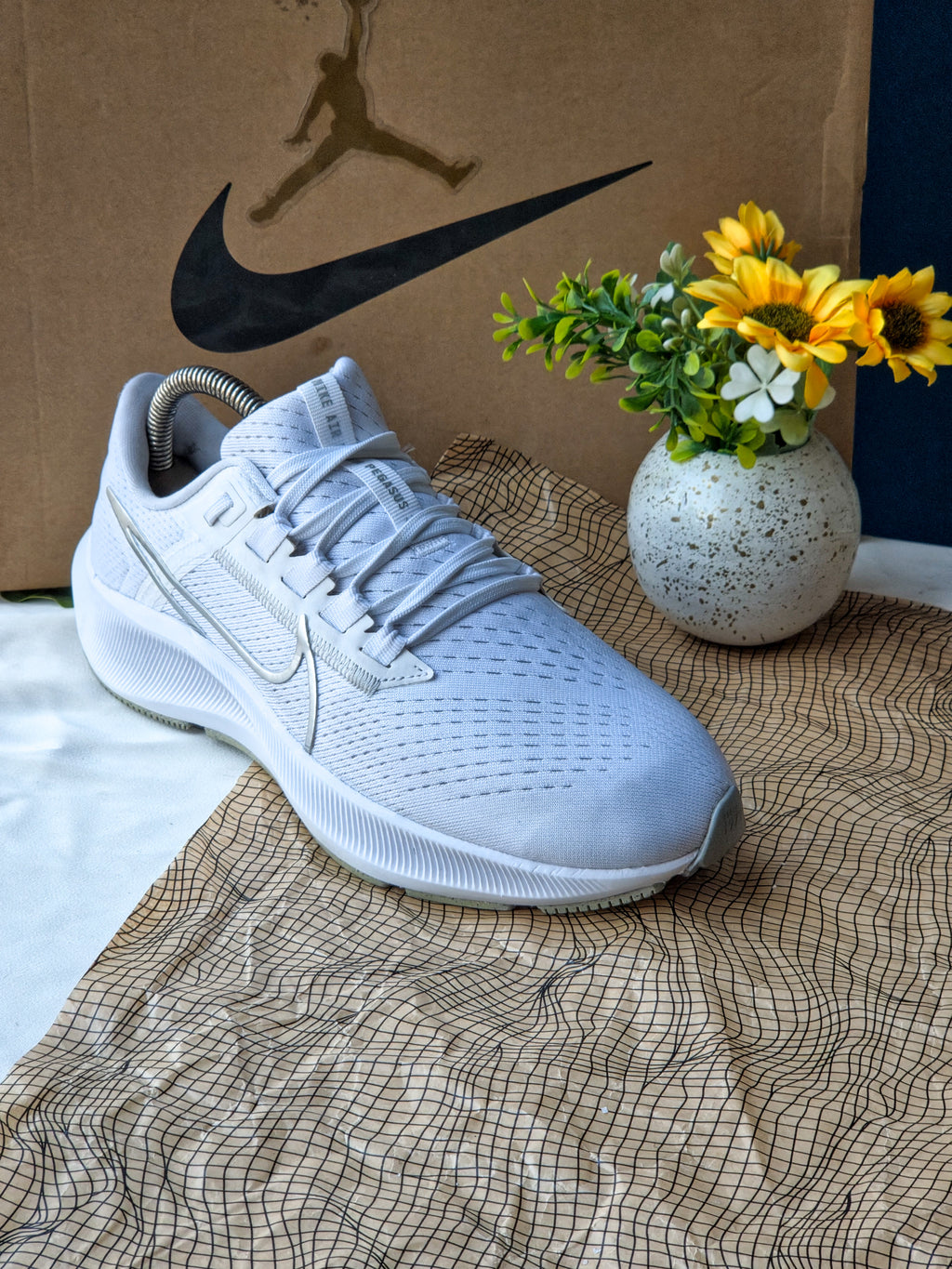 NIKE