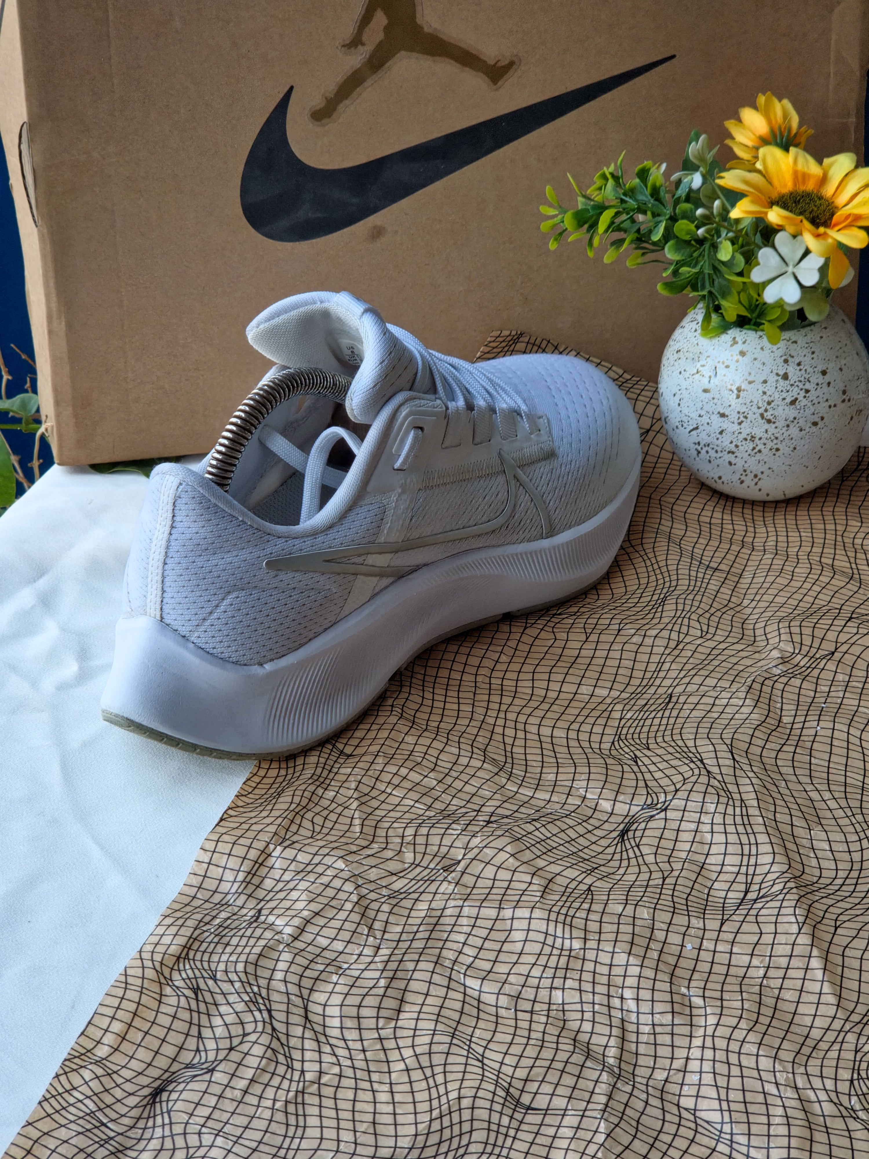 NIKE