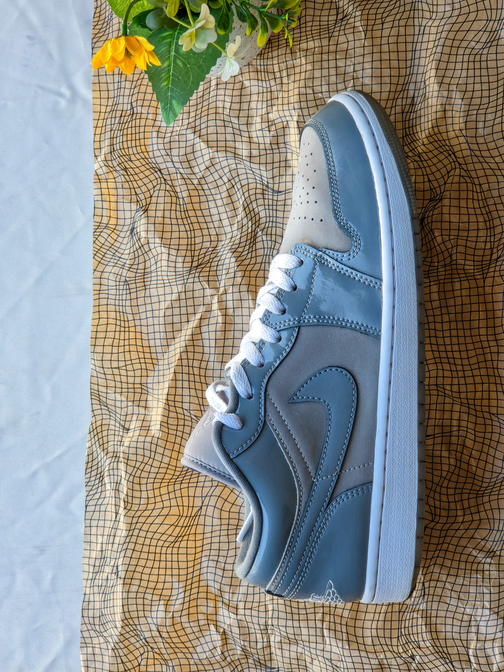NIKE