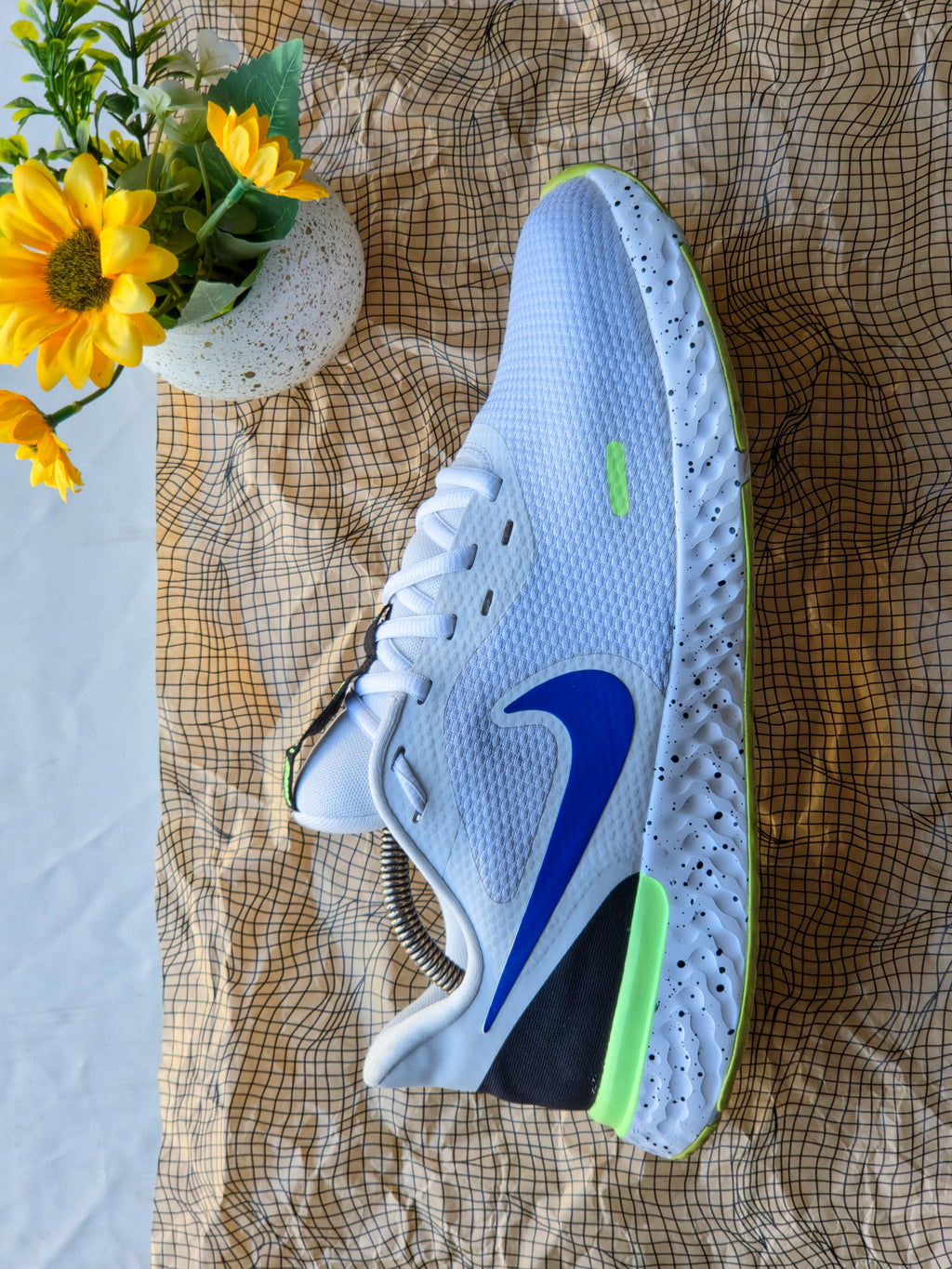 NIKE