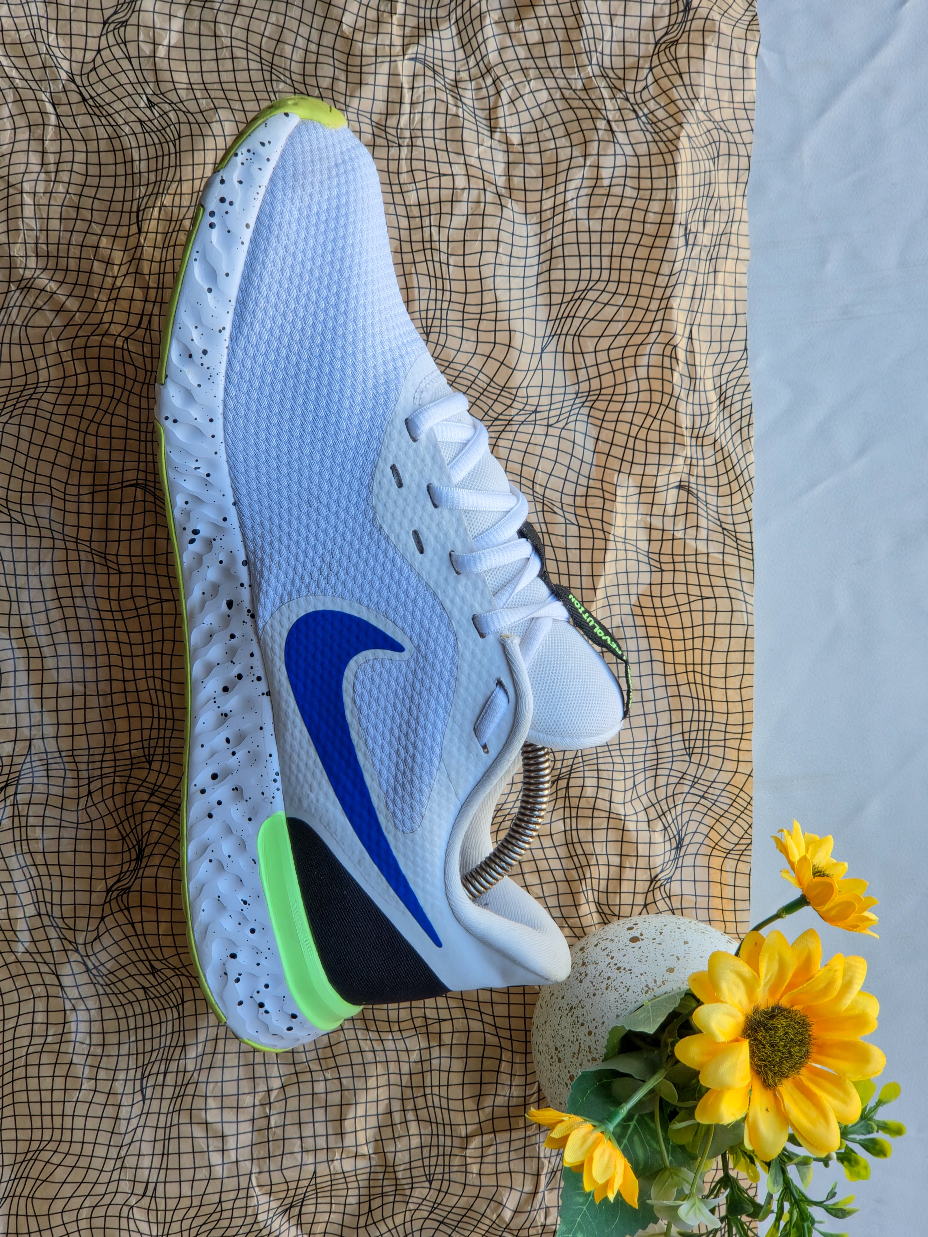 NIKE