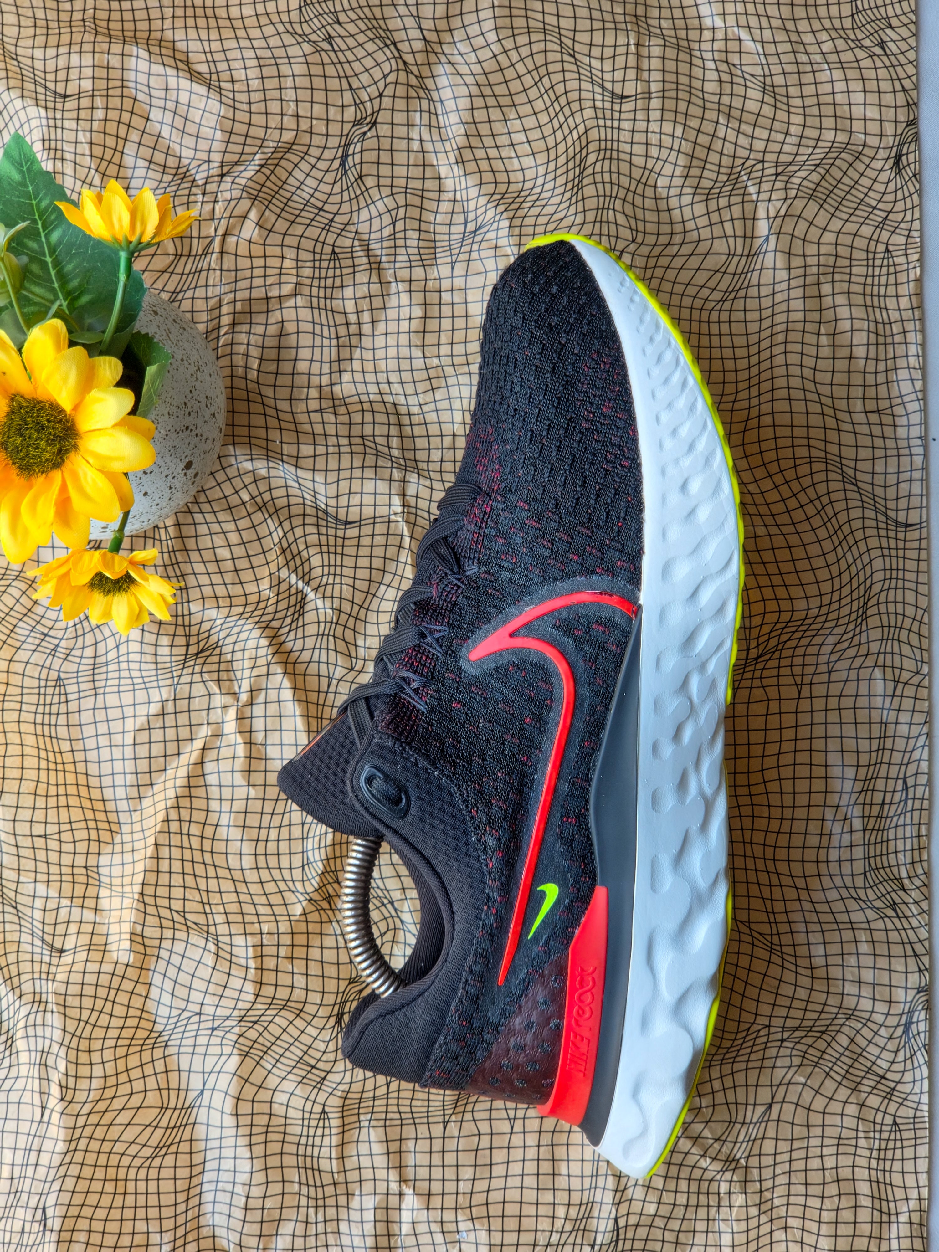 NIKE