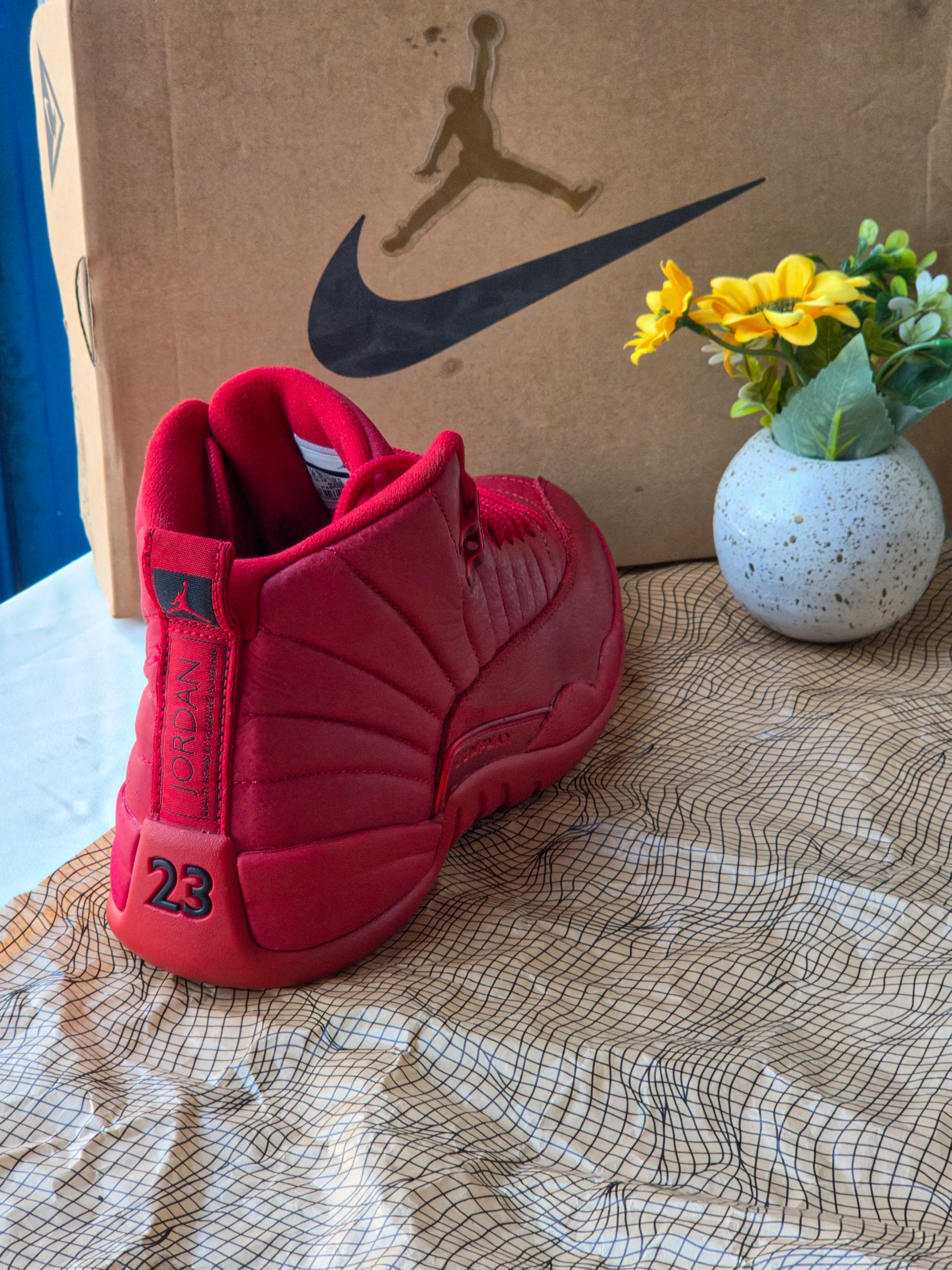 NIKE
