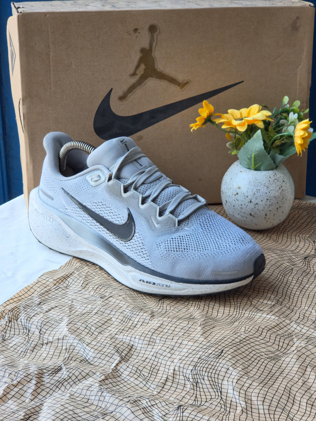 NIKE