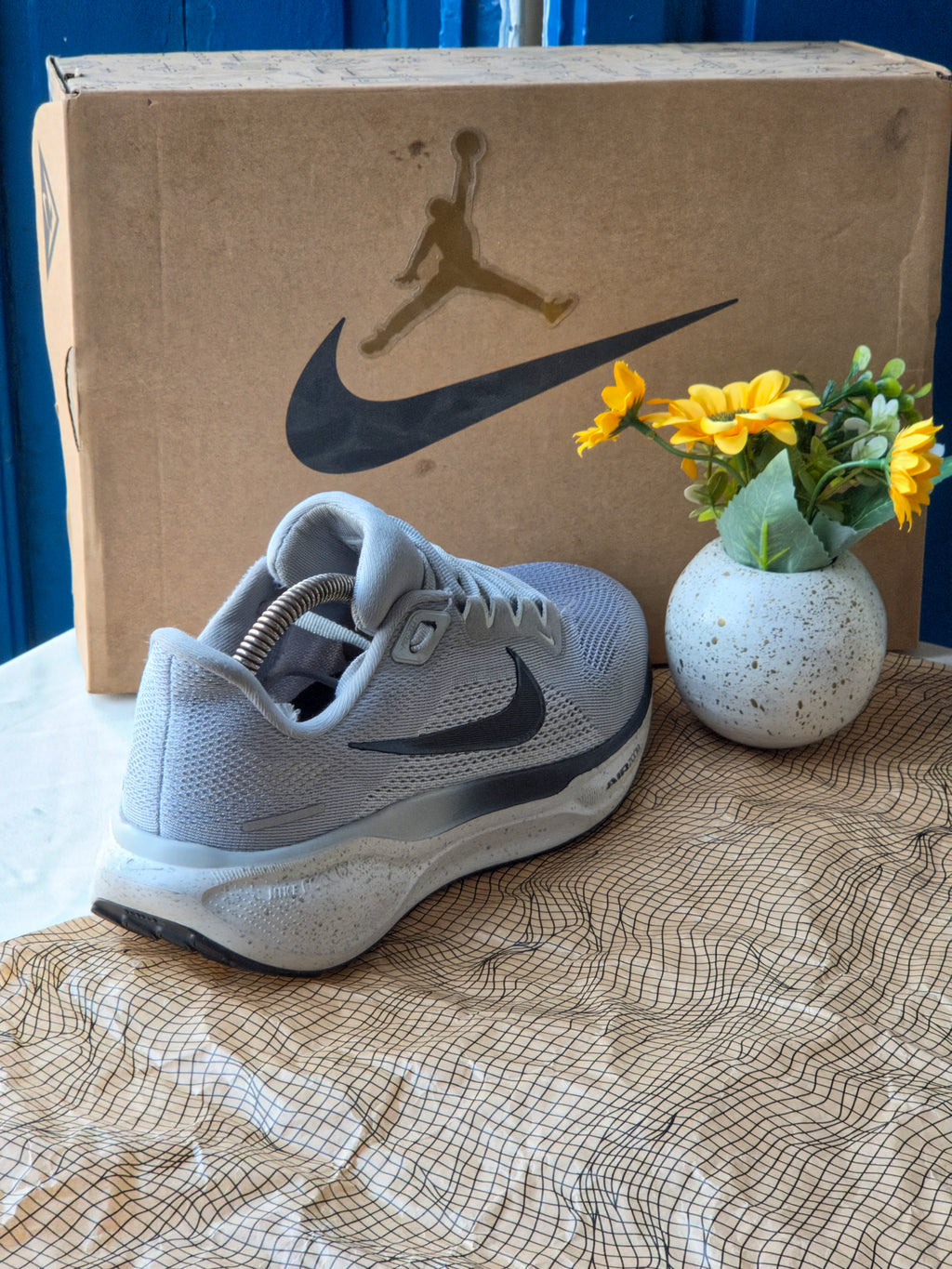 NIKE