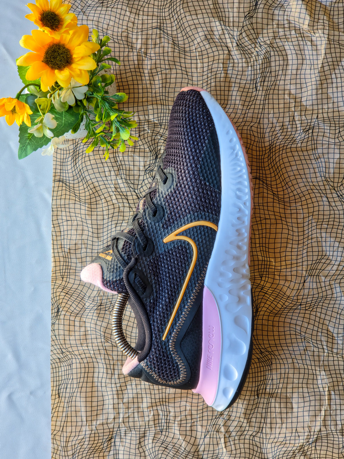 NIKE