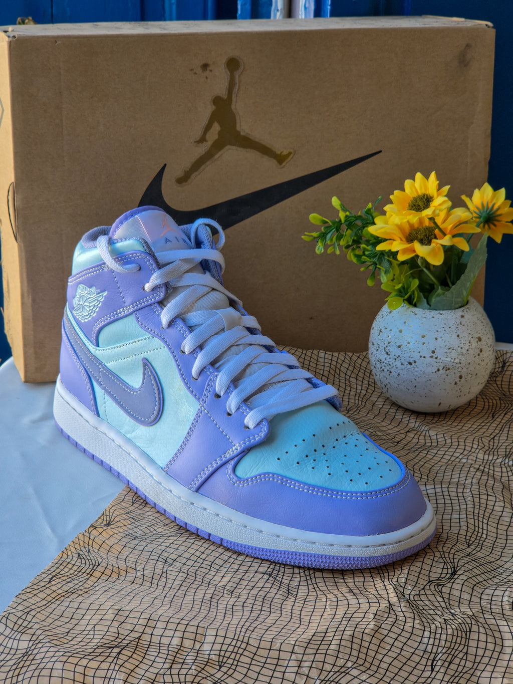 NIKE