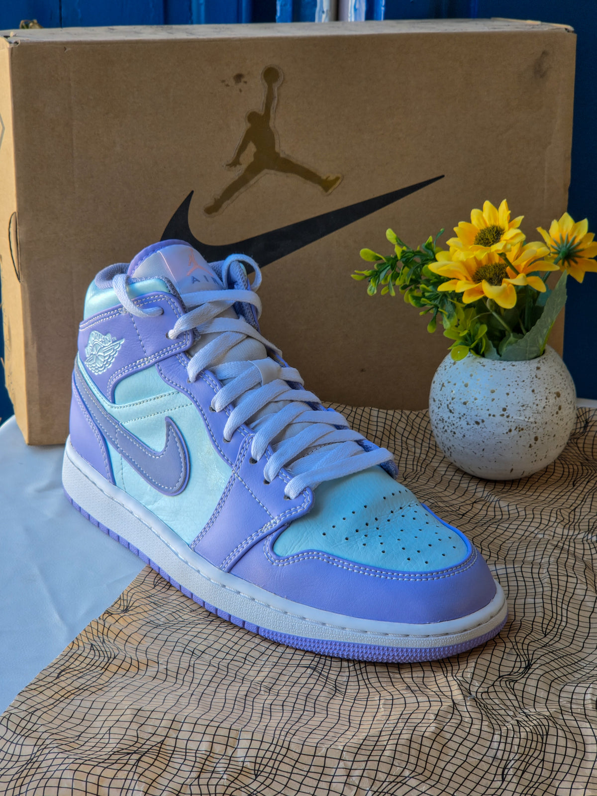 NIKE