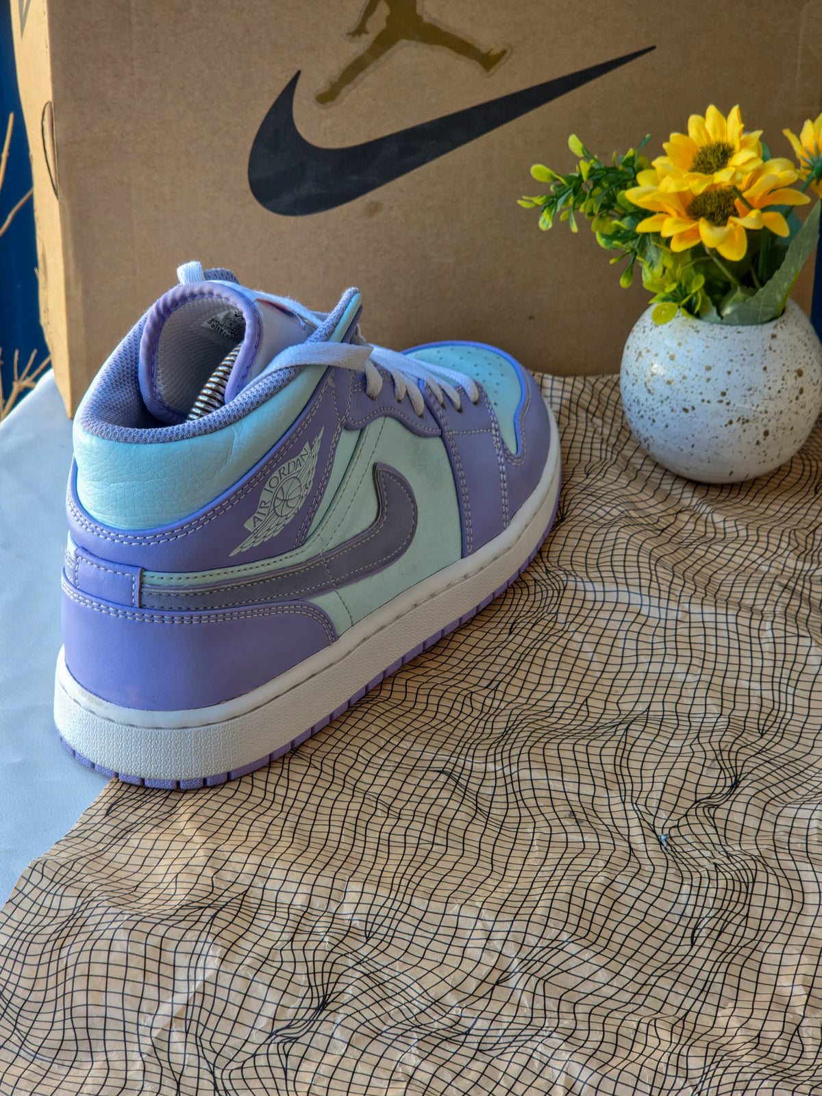 NIKE