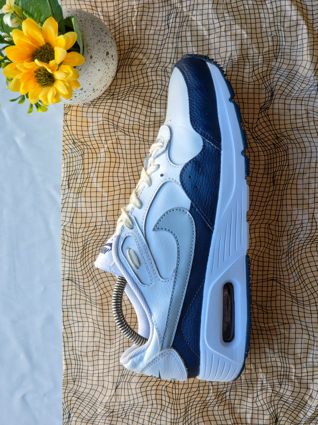 NIKE