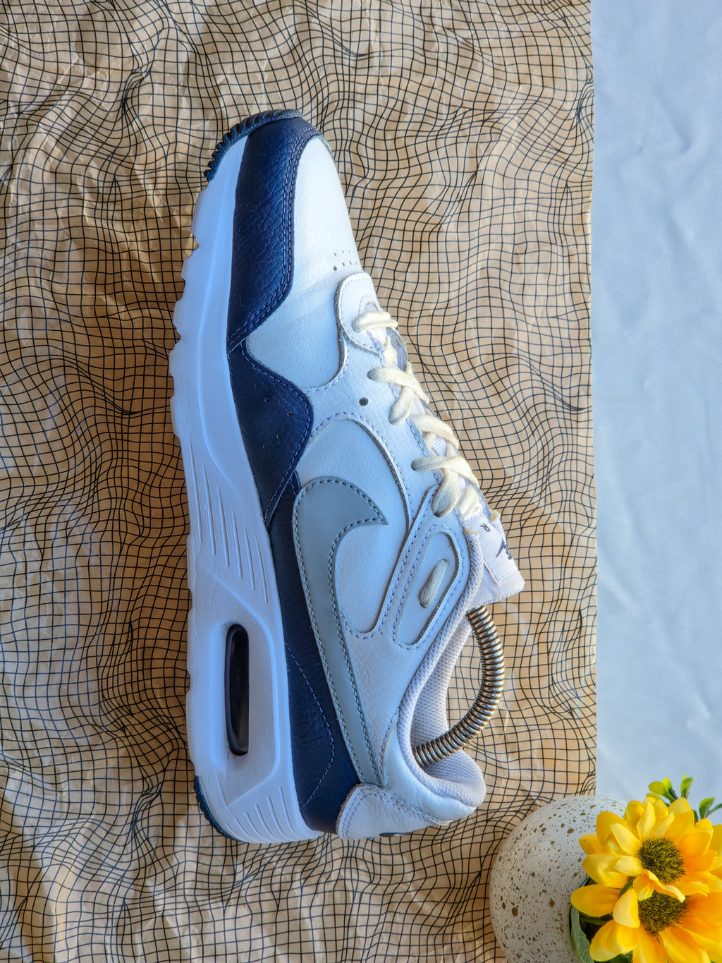 NIKE