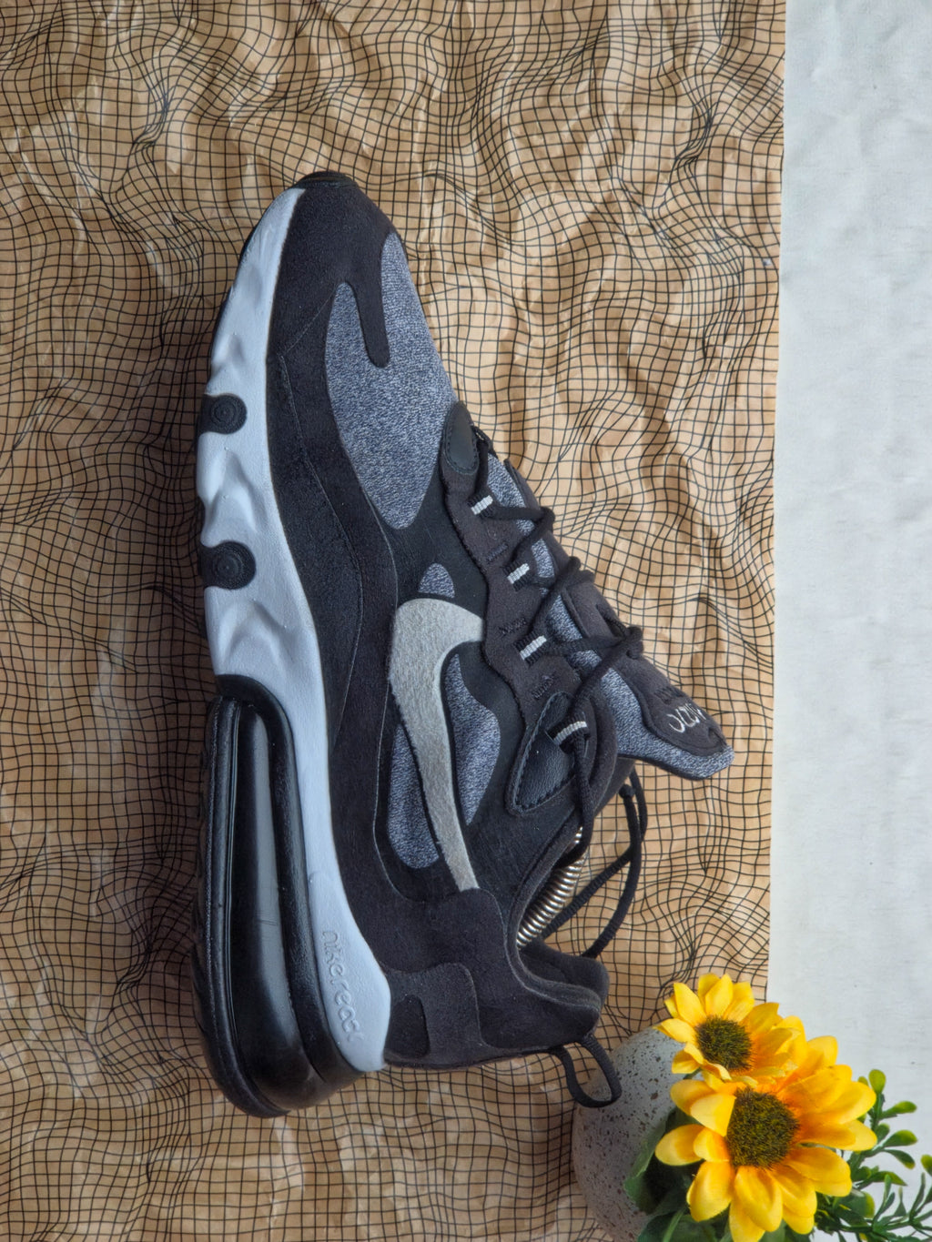NIKE