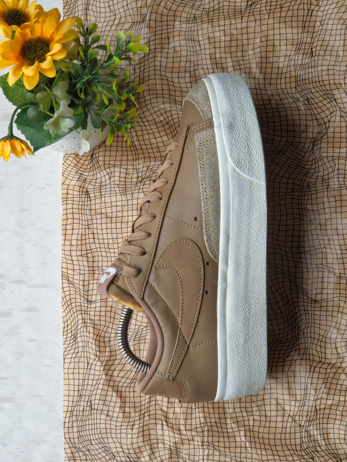 NIKE