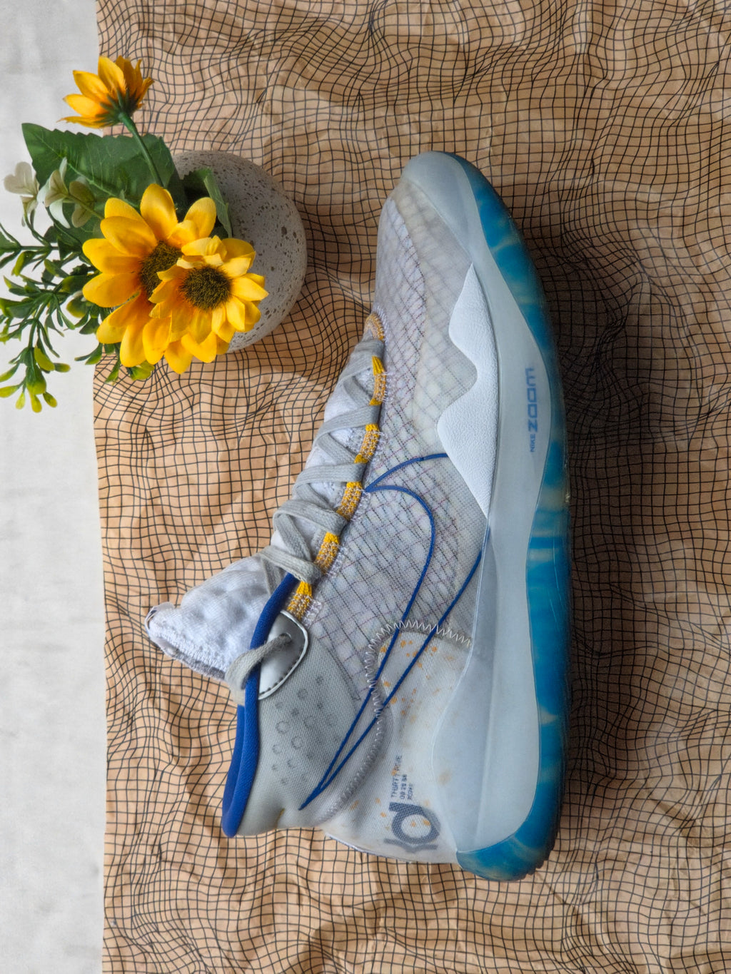 NIKE