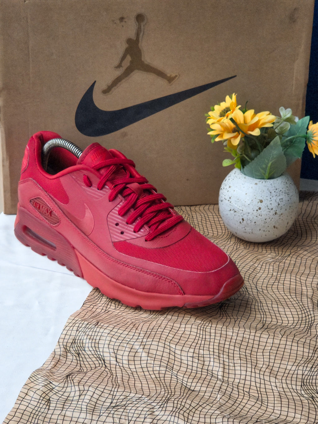 NIKE