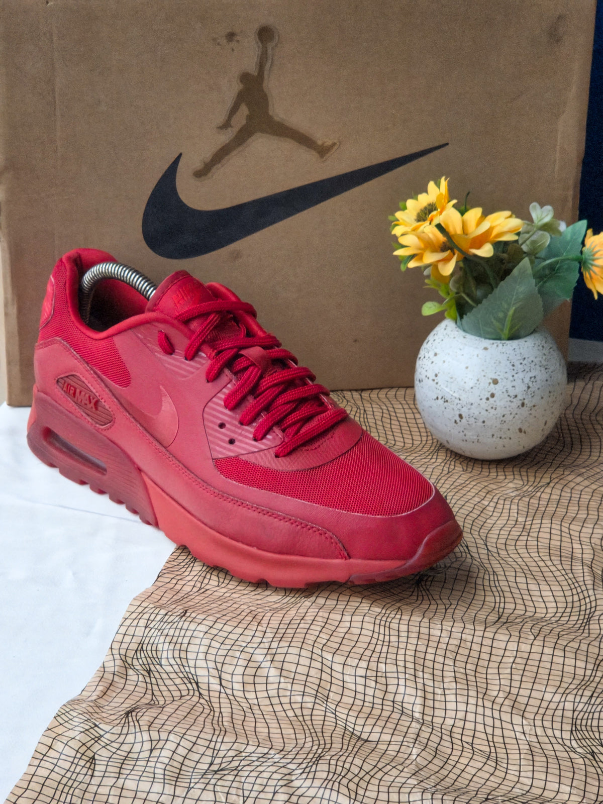 NIKE