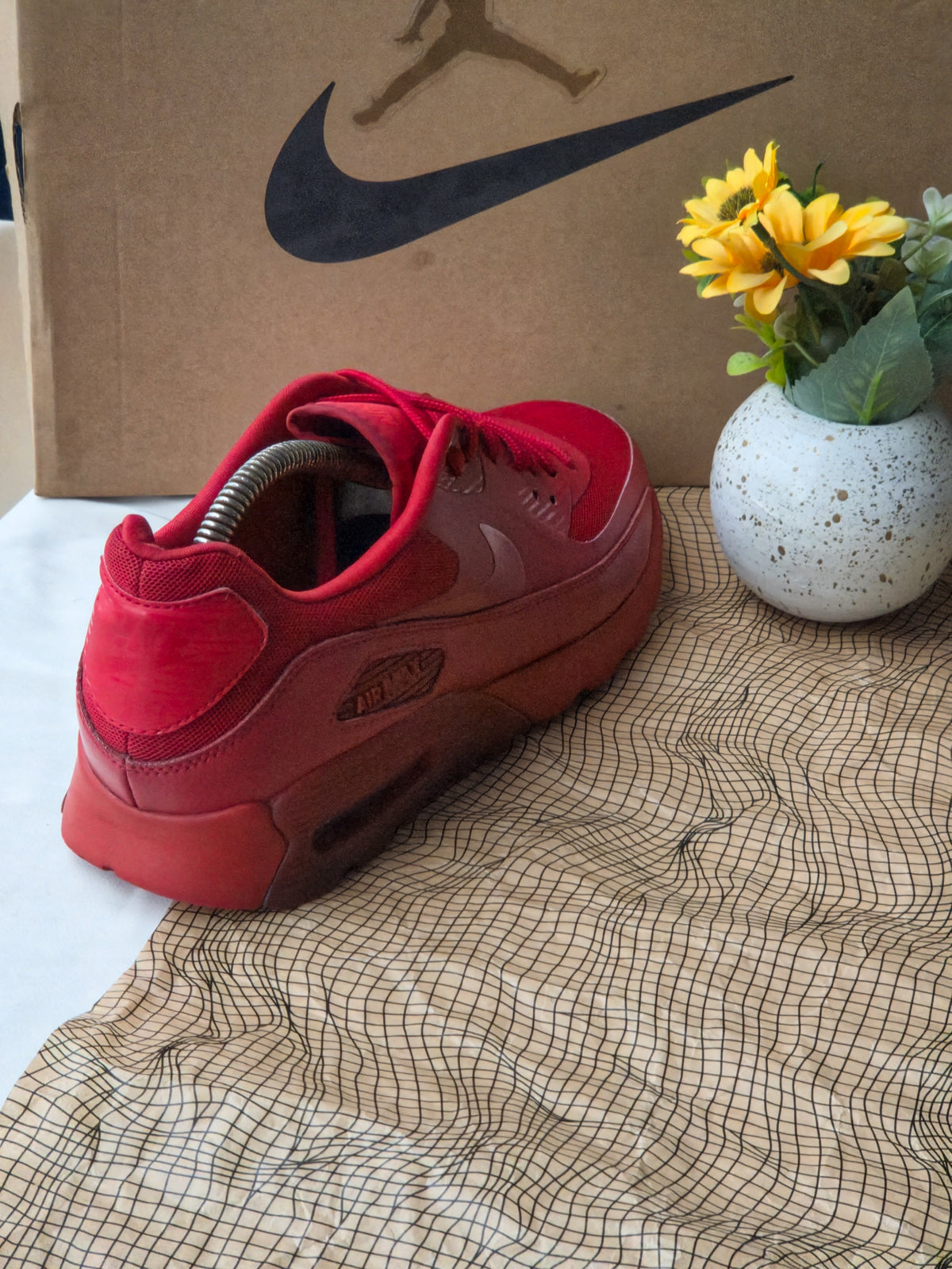 NIKE
