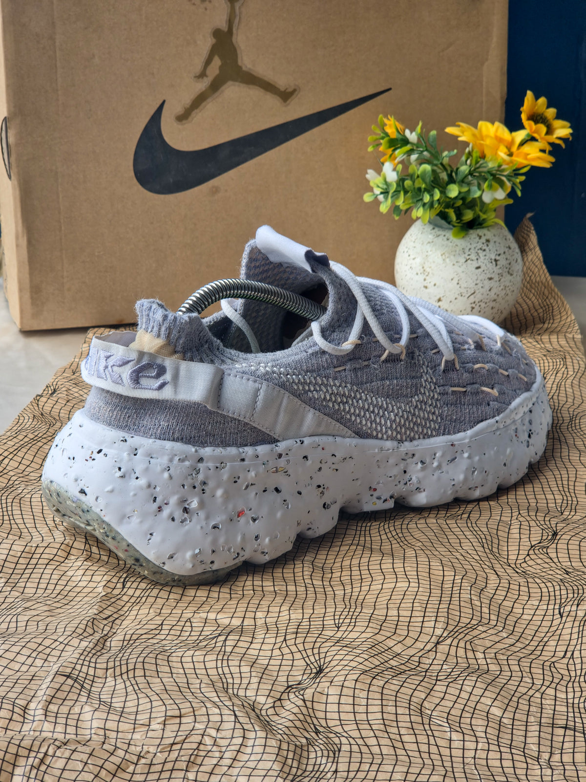 NIKE