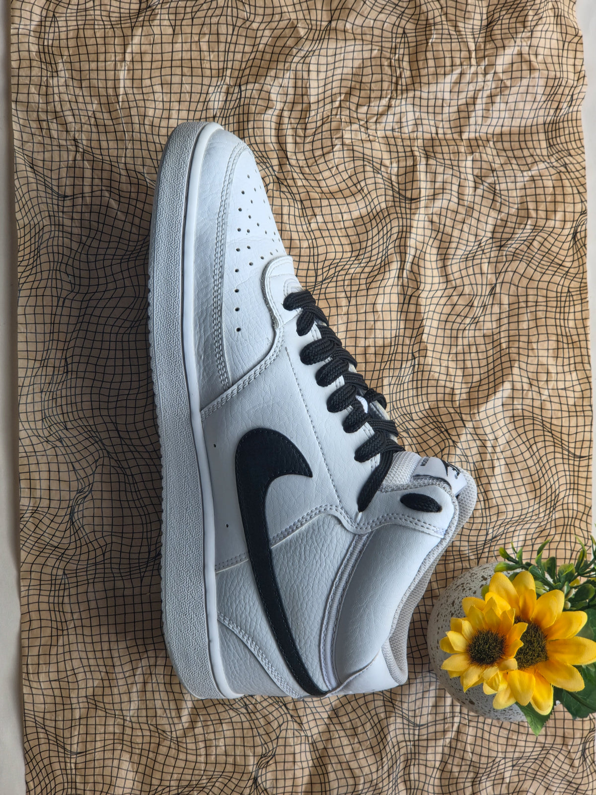 NIKE