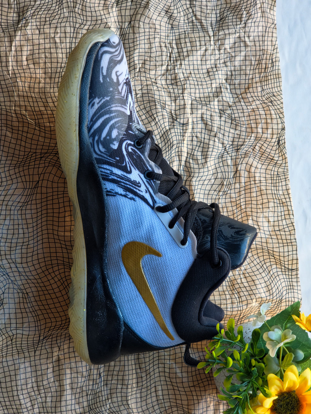 NIKE