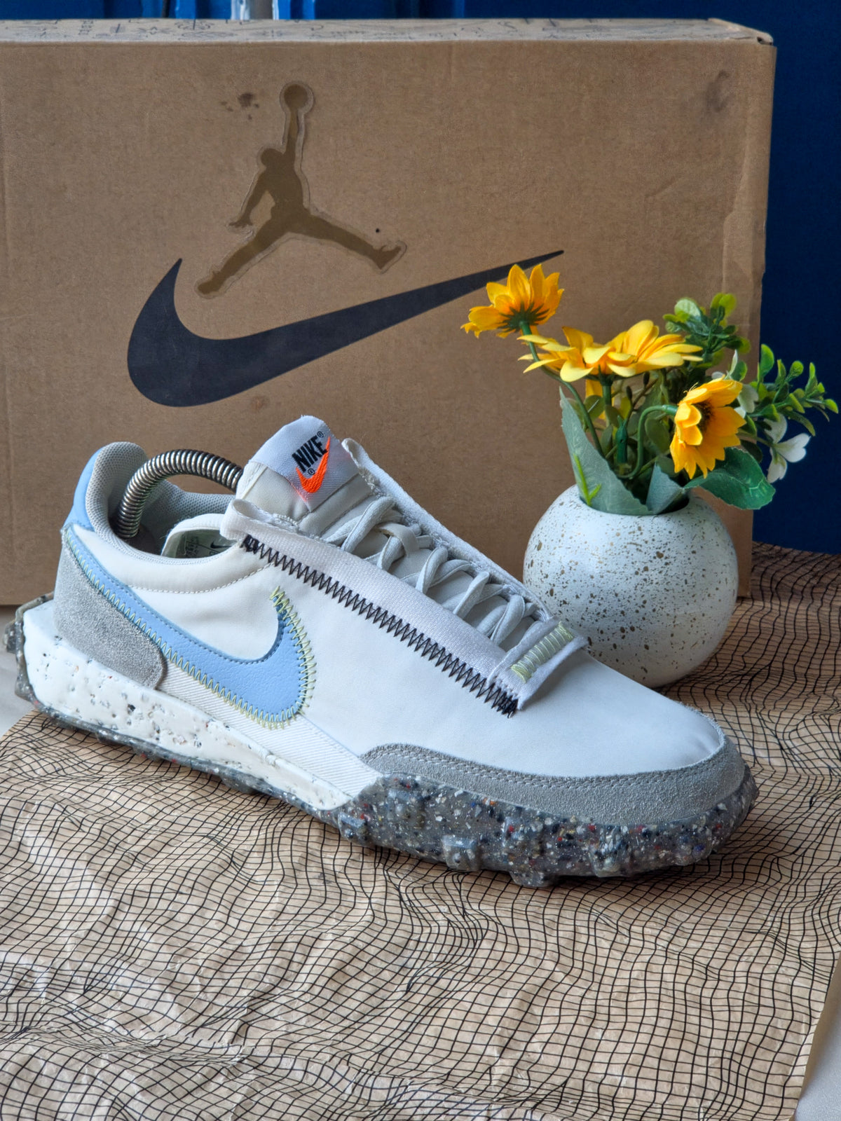 NIKE