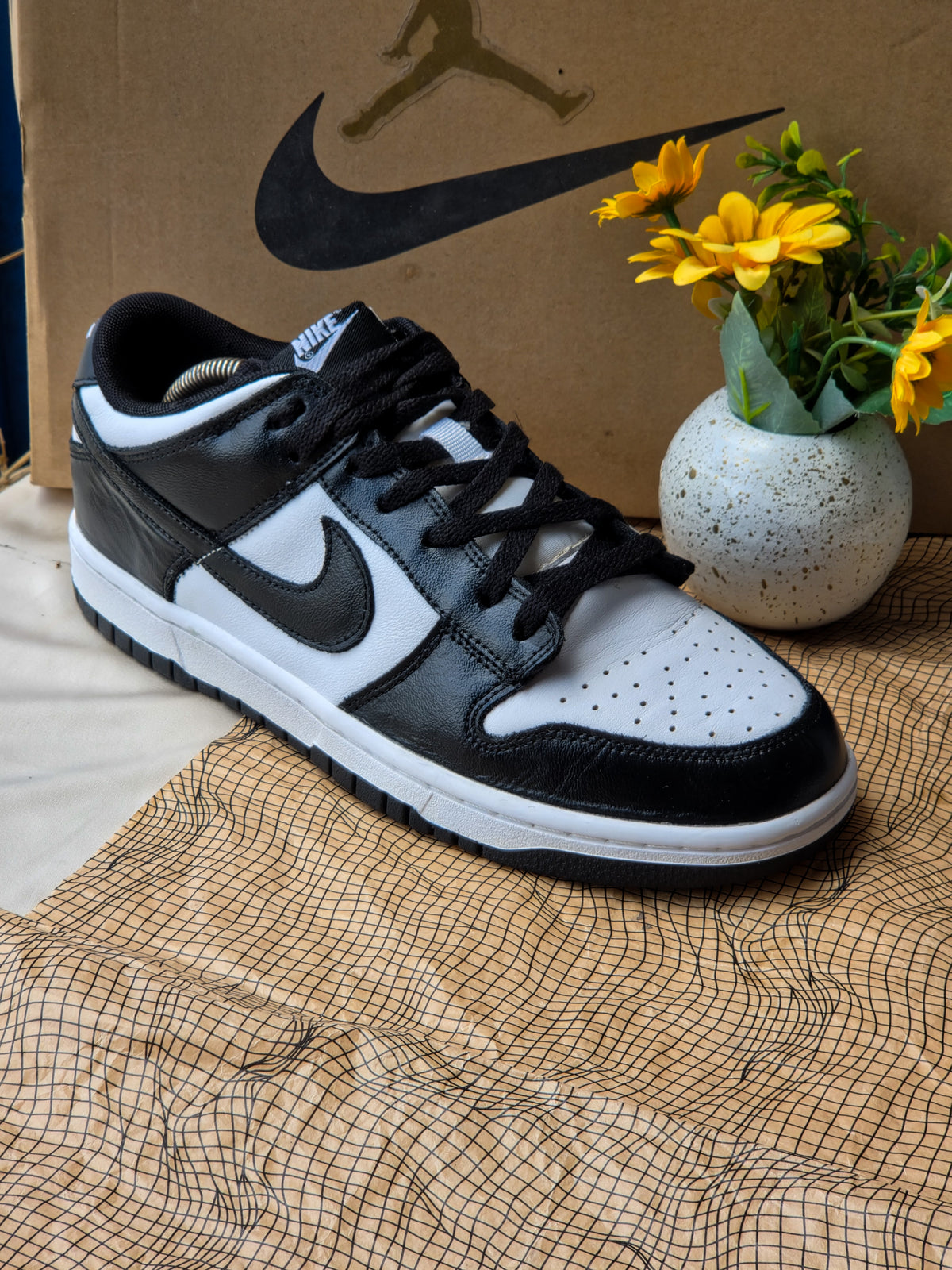 NIKE